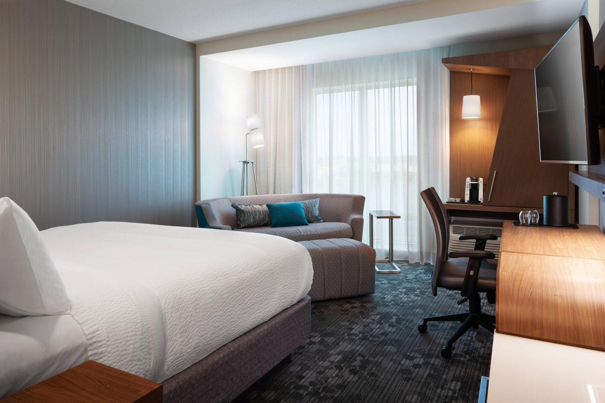 Courtyard By Marriott Winter Haven Hotel Exterior photo